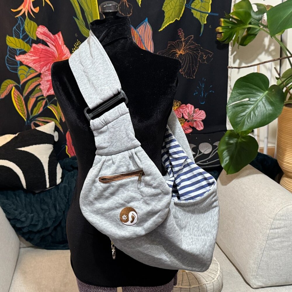 TIMETUU Pet Gear: Reversible Cross-Body Pet Sling Pet Carrier, Grey/Blue Stripe